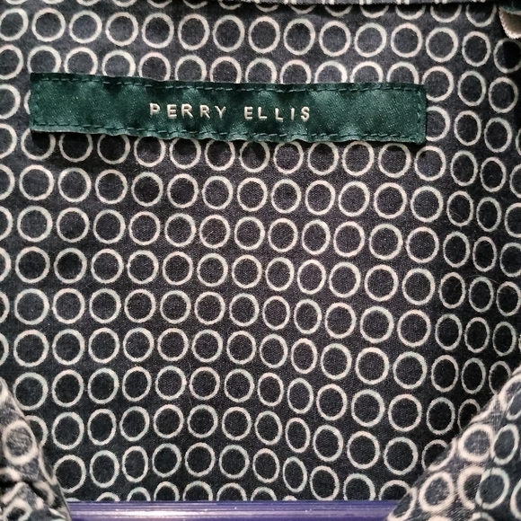 Men's Perry Ellis Shirt Size M Navy Blue Geometric Short Sleeve Button Up - Picture 3 of 5